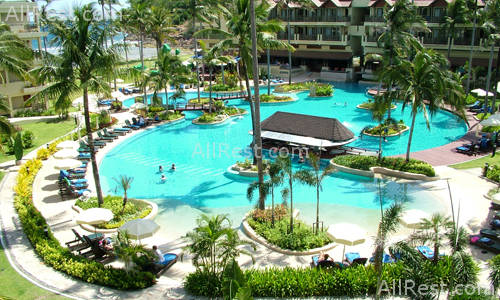 Merlin Beach Resort 3
